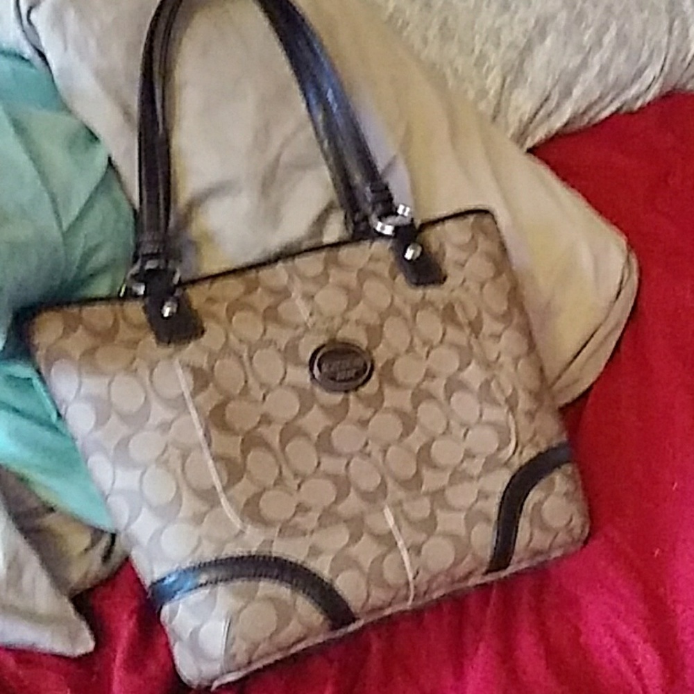 Coach Tote. NEW . Rarely used. Beautiful